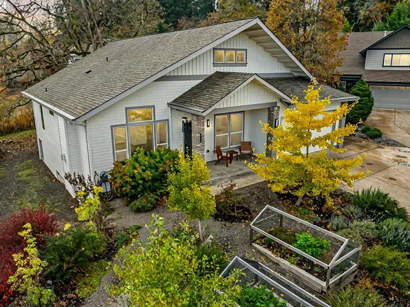 3318 Bentley Ave, Eugene, OR 97405