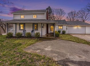 69 S Lincoln St, Rockford, MI 49341