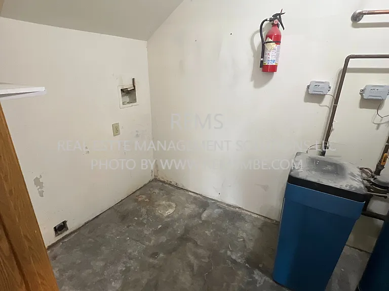 202 W North St — Photo 6