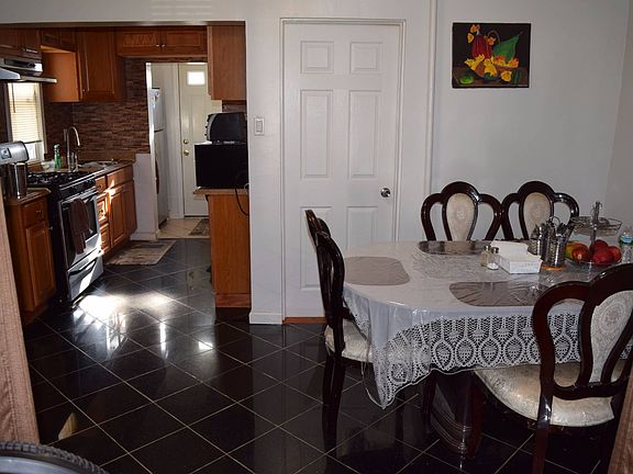 3rd image of 11754 140th St