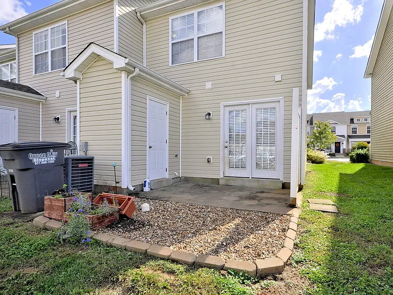 325 Sam Houston Cir — Photo 29