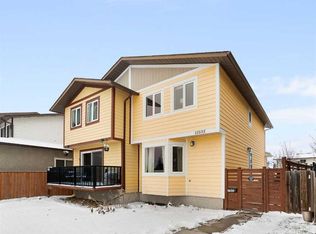 11035 NE Oakfield Dr SW, Calgary, AB T2W 3H3