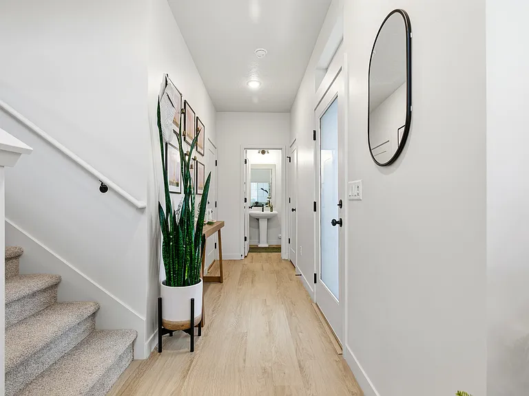 1125 N Clifton Dr — Photo 15