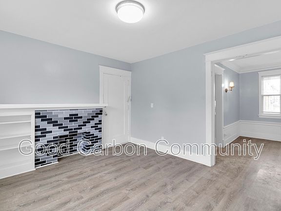 2nd image of 2809 Main St APT 2