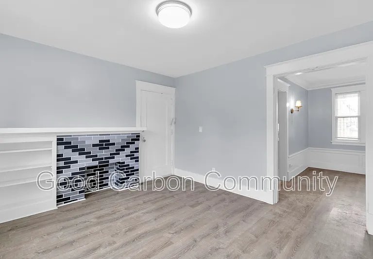 2809 Main St #2 — Photo 2