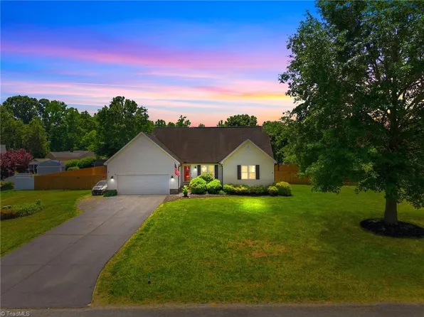245 Castle Keep Rd, Salisbury, NC 28146
