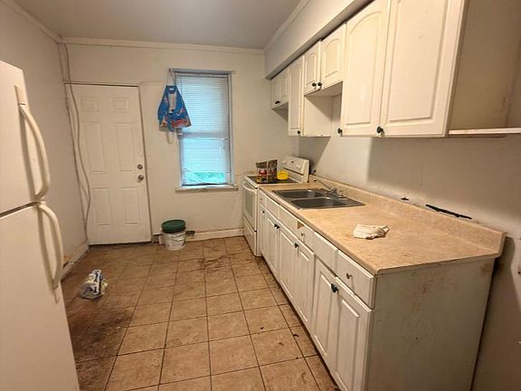 4th image of 3251 Rorer St