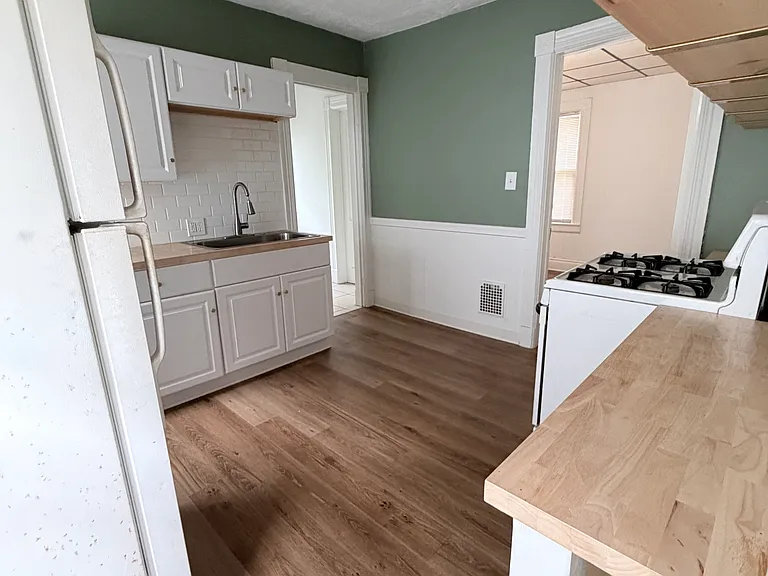 145 Peter St #2 — Photo 6