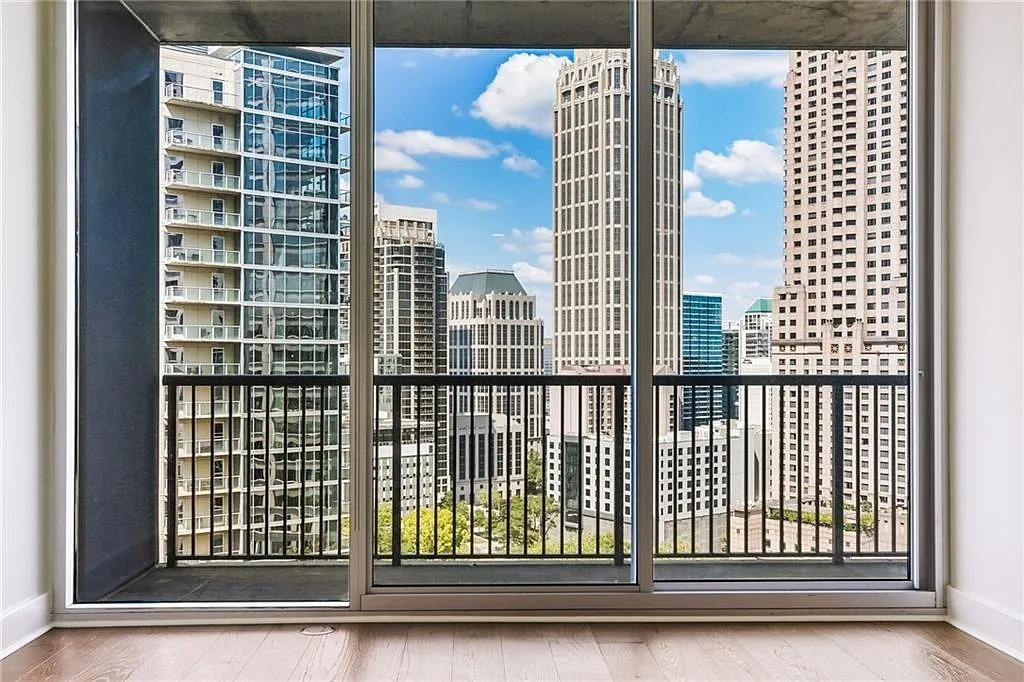 1 bed, 1.0 bath, 866 sqft, $2,600 — Photo 1