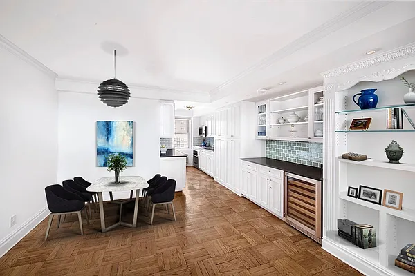 Sold by Compass | media 1