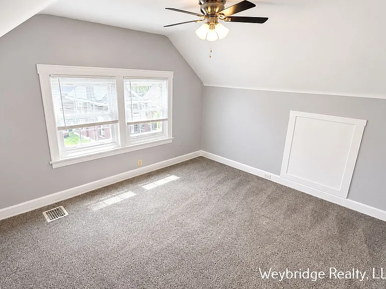 Gilbert 3209 — Photo 10