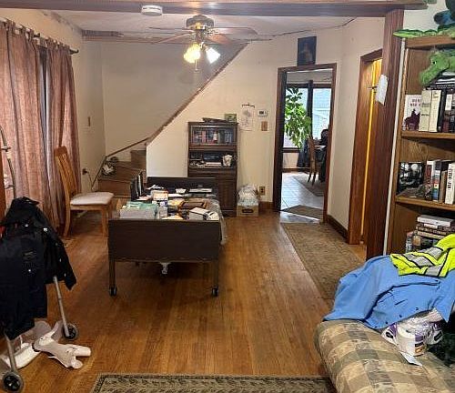 5th image of 5710 N Karlov Ave