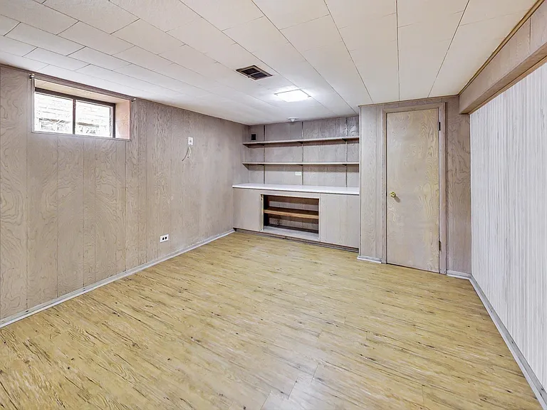 6210 N Harding Ave — Photo 20