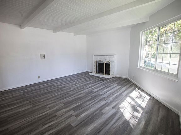2nd image of 612 E Olive Ave