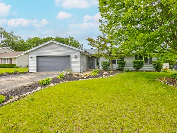 111 Countryside Dr, Rockton, IL 61072