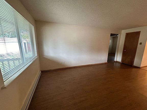 3rd image of 1249 E 6th St