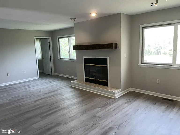 11 Reese Ave — Photo 7