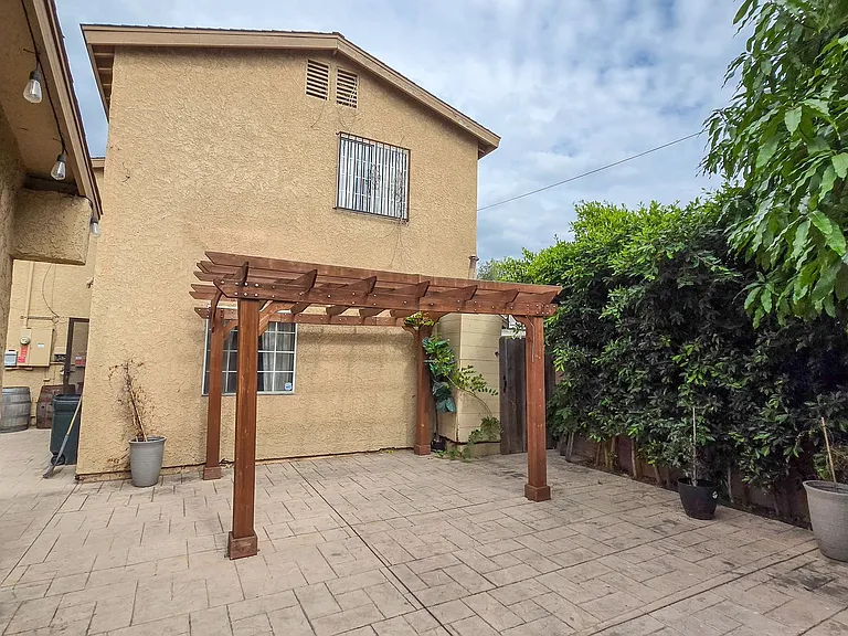 4735 Myrtle St — Photo 29
