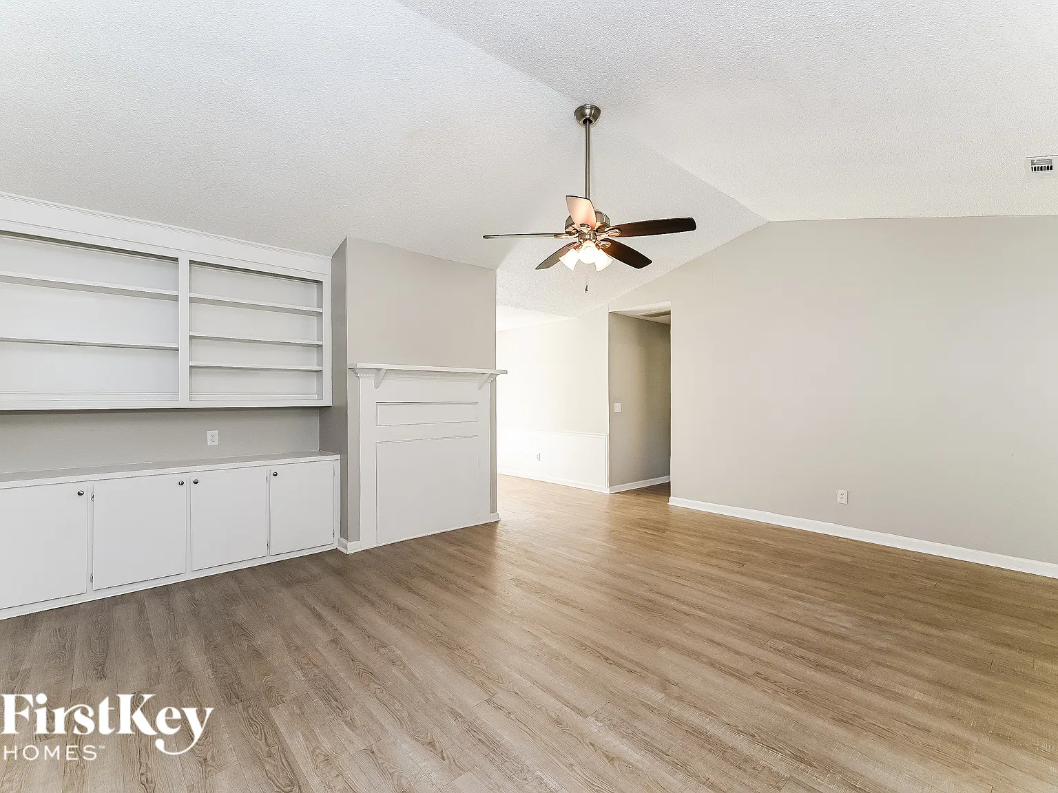 3 bed, 2.0 bath, 1428 sqft, $2,295 — Photo 4