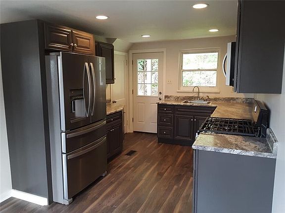 3rd image of 35 Glenview Ave