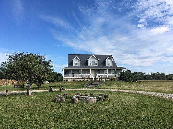 Stone fire pit for campfires