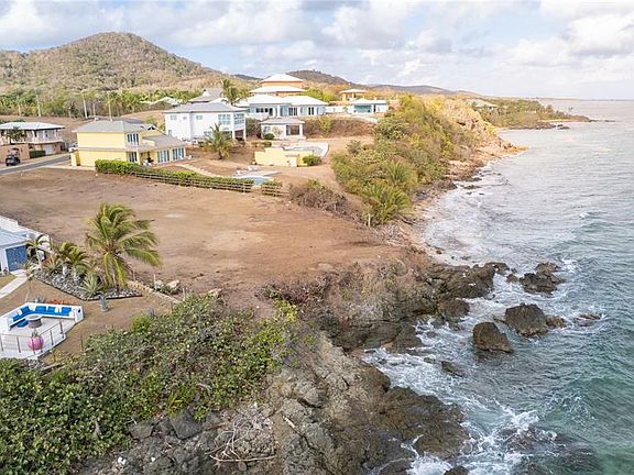 4th image of 6 BEACH VILLAGE