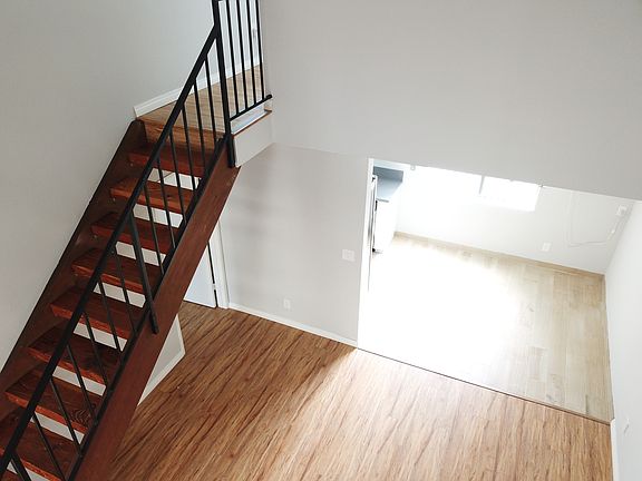2nd image of 3353 Shelby Dr APT 205