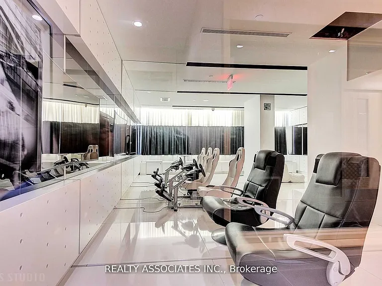 45 Charles St E #3107 — Photo 21