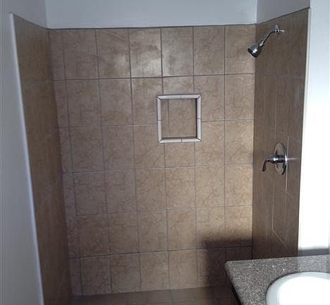 5th image of 709 E Holborn Dr