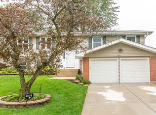1455 Mayfield Ln, Hoffman Estates, IL 60169