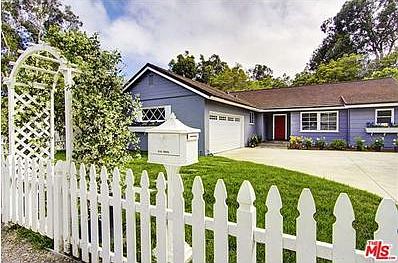 2nd image of 815 Alma Real Dr