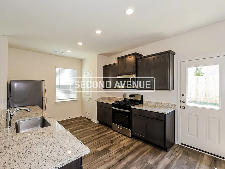 1329 Woodwinds Dr — Photo 3