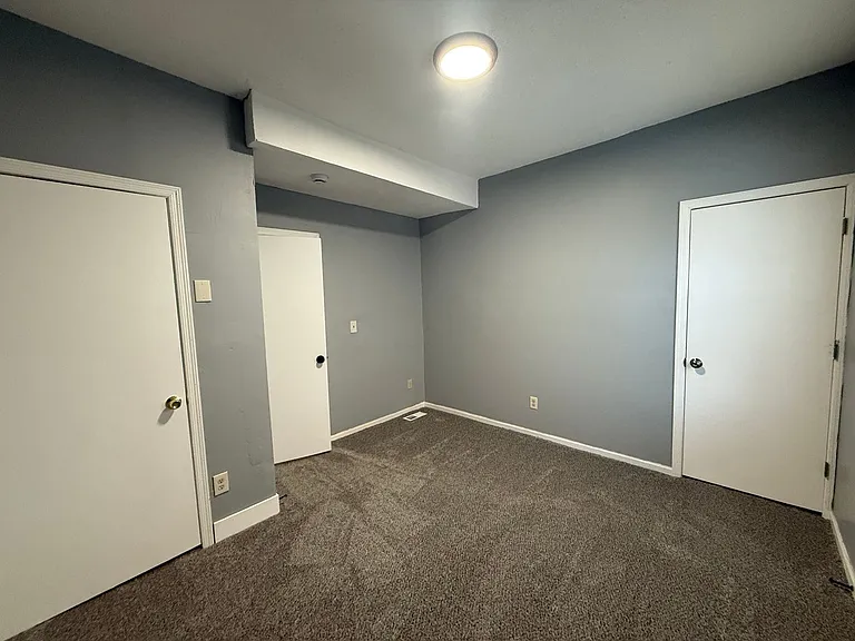 2110 Lyndale Ave N — Photo 26