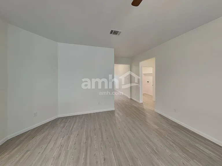 2708 Iberia Ct — Photo 7