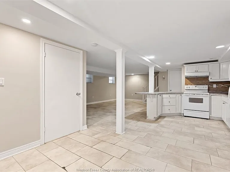 282 Rossini Blvd #LOWER — Photo 8