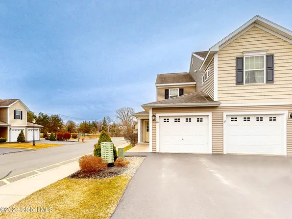 40 Governor Circle, Albany, NY 12208