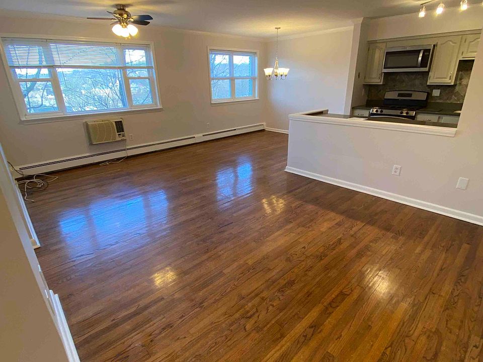 1st image of 300 Claremont Ave #5C