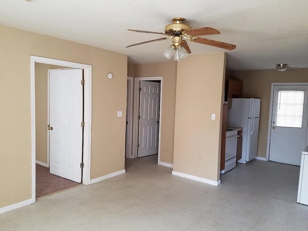 98 North Rogers Street - 8 — Photo 2