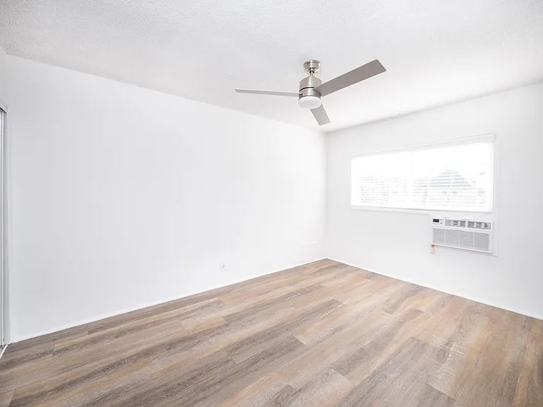 336 S. Alexandria Ave — Photo 25