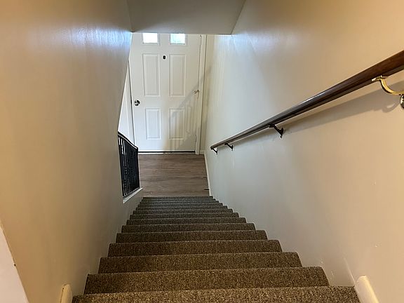 4th image of 606 Hill St #2