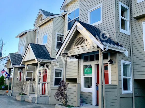 12527 27th Ave NE APT C, Seattle, WA 98125