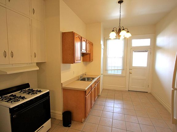 2nd image of 19 Boardman Pl APT 1