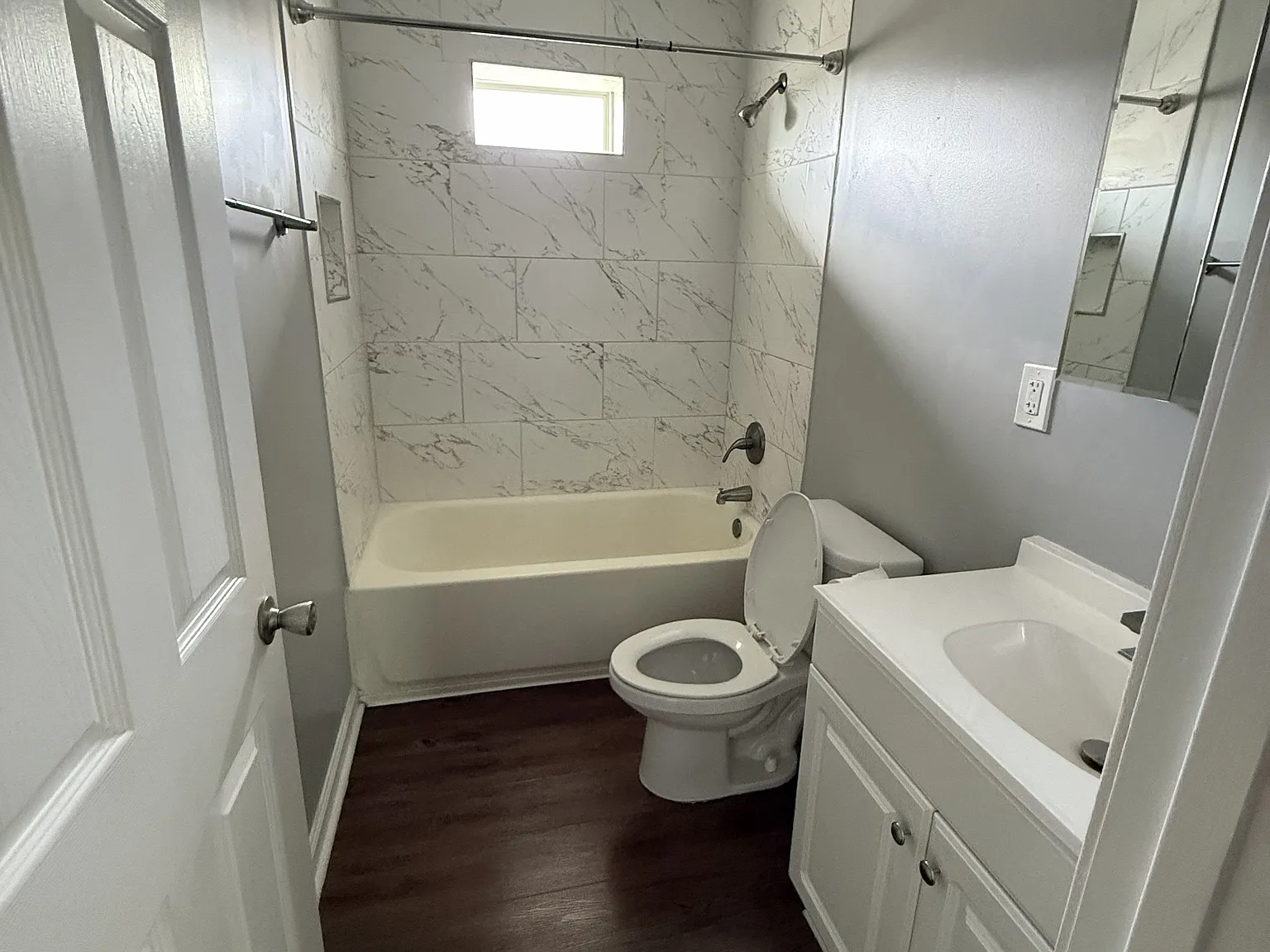2 bed, 700 sqft, $1,400 — Photo 2