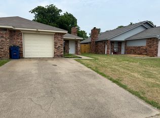 1048 Irene St, Burleson, TX 76028