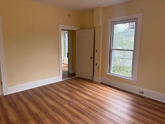 5th image of 25 Pleasant Ave #1