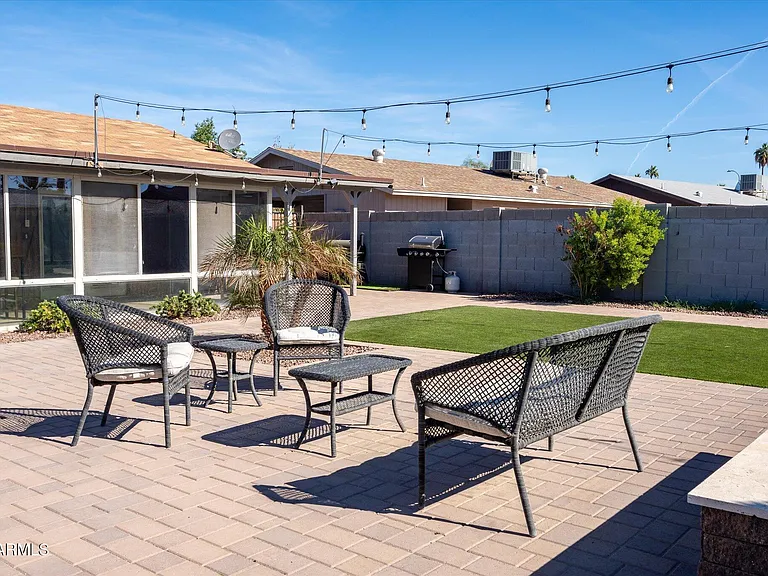 1211 W Palomino Dr — Photo 30