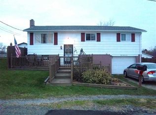 306 Country Rd, Follansbee, WV 26037