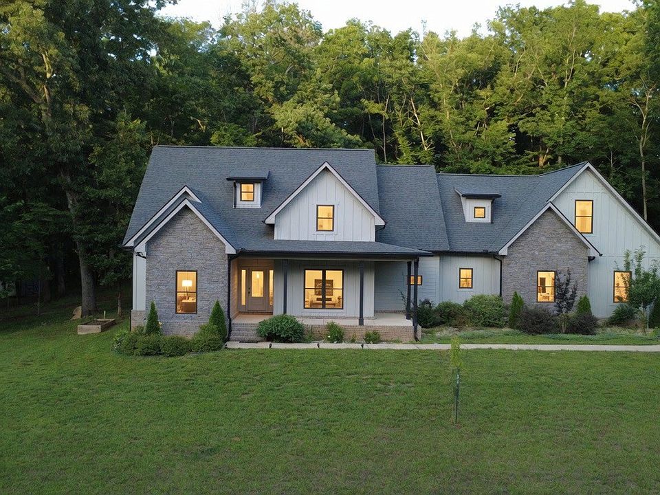 1st image of 765 Scenic Cir