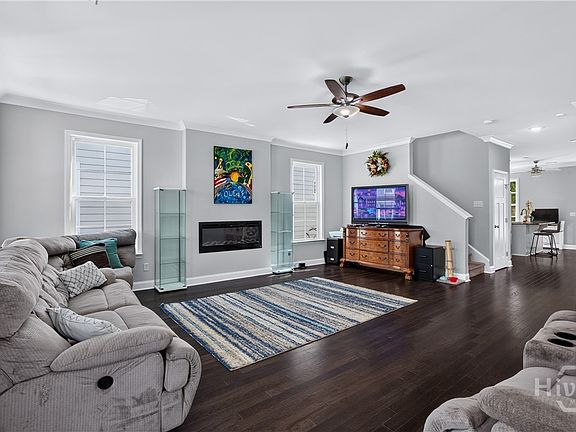 4th image of 32 Grove Park Drive