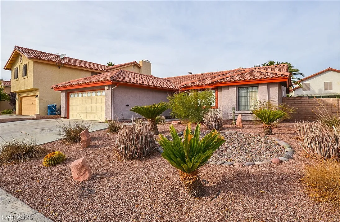 3 bed, 2.0 bath, 1548 sqft, $1,950 — Photo 1